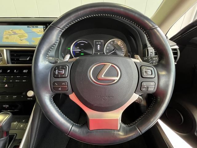 Lexus IS 2016-10 181833-10
