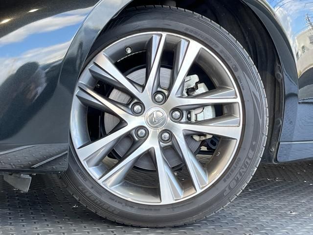 Lexus IS 2016-10 181833-3