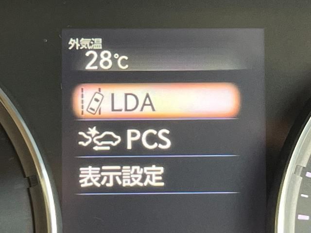 Lexus IS 2016-10 181833-9