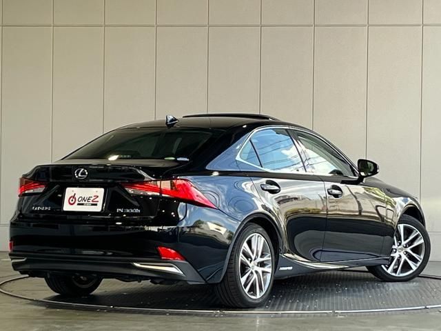 Lexus IS 2016-10 181833-1