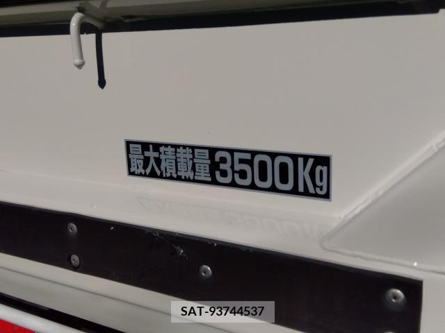 Hino DUTRO 2017-08 250242-8