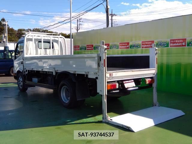 Hino DUTRO 2017-08 250242-4
