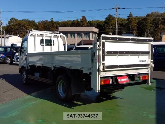 Hino DUTRO 2017-08 250242-2