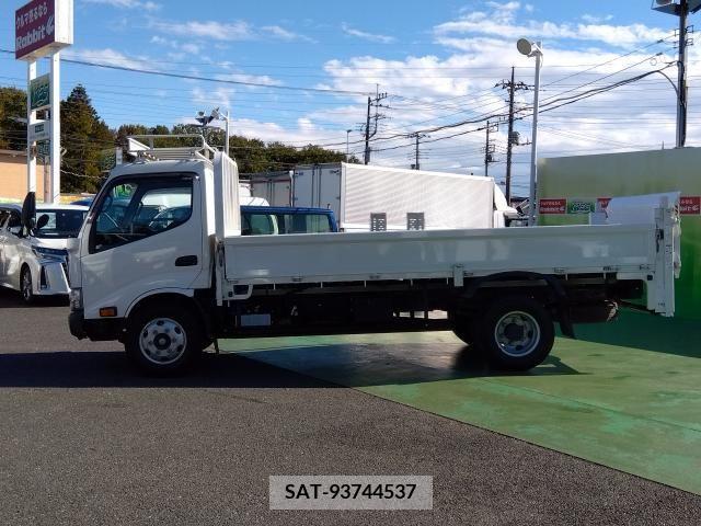 Hino DUTRO 2017-08 250242-1