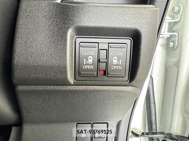 Honda N BOX CUSTOM 2023-12 392674-10