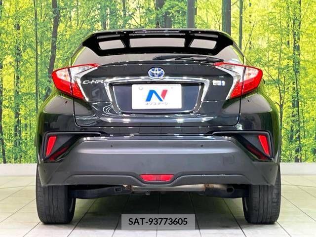 Toyota C-HR 2017-05 264195-15