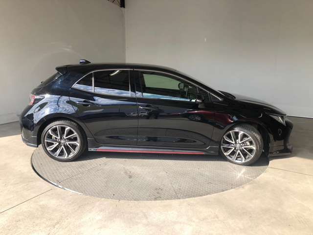 Toyota COROLLA SPORT 2018-10 19686-7