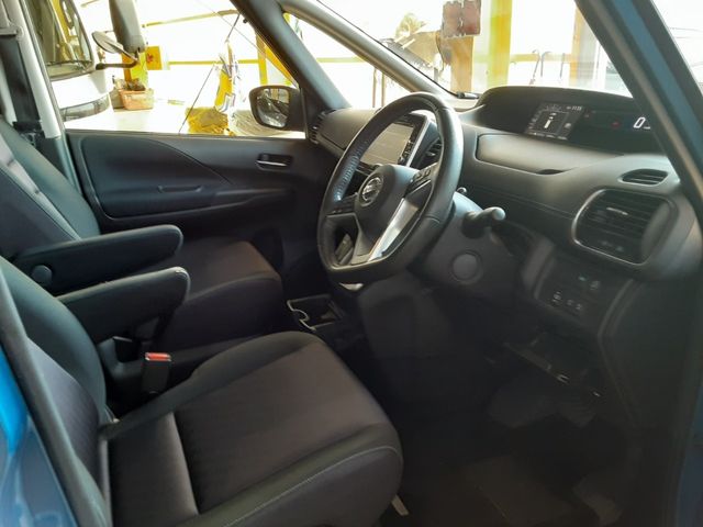Nissan SERENA 2017-12 7217-1