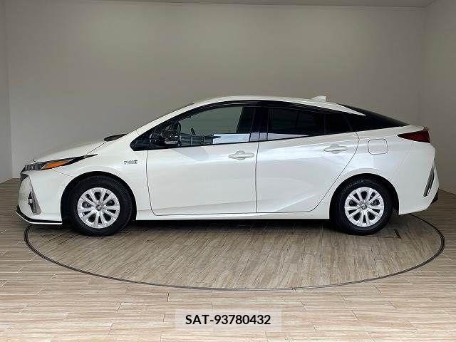 Toyota PRIUS PHV 2017-07 375850-13