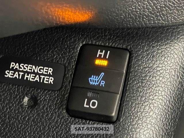 Toyota PRIUS PHV 2017-07 375850-6