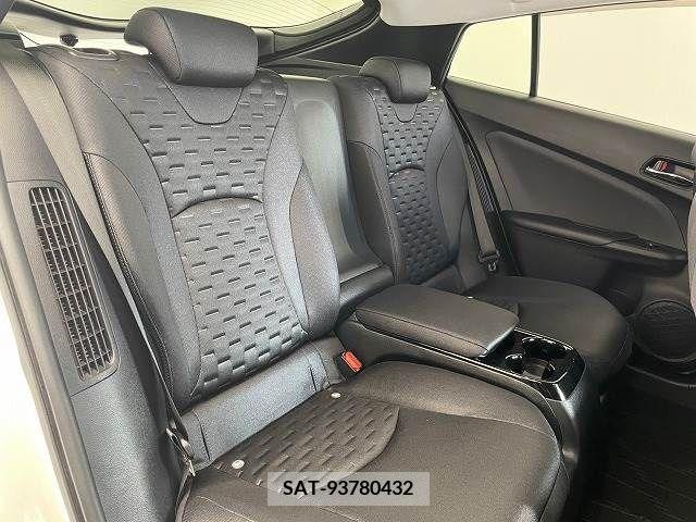 Toyota PRIUS PHV 2017-07 375850-9