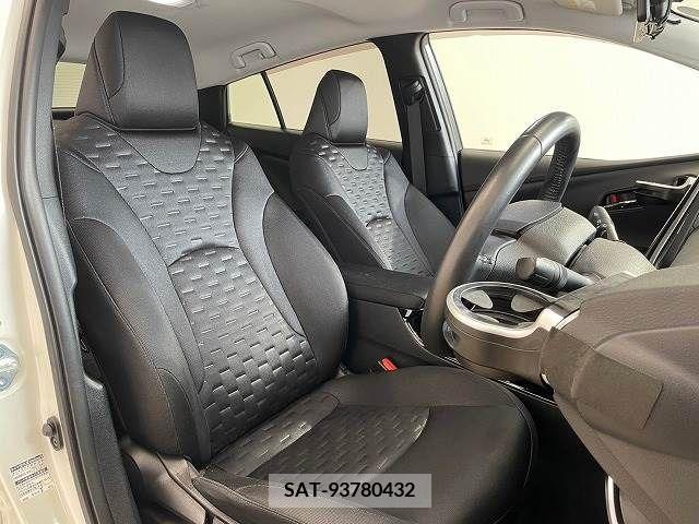 Toyota PRIUS PHV 2017-07 375850-8