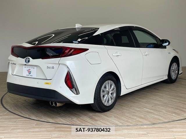 Toyota PRIUS PHV 2017-07 375850-15