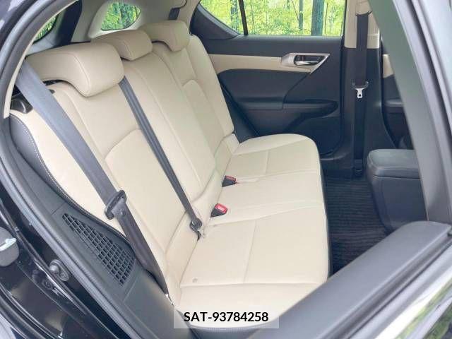 Lexus CT 2015-07 387984-9