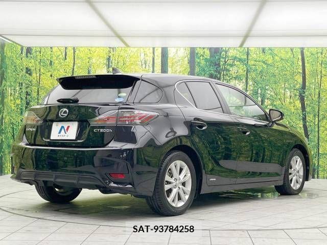 Lexus CT 2015-07 387984-17