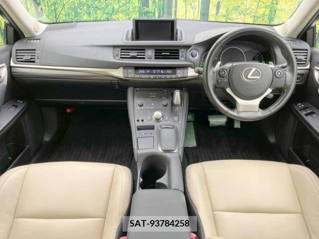 Lexus CT 2015-07 387984-1