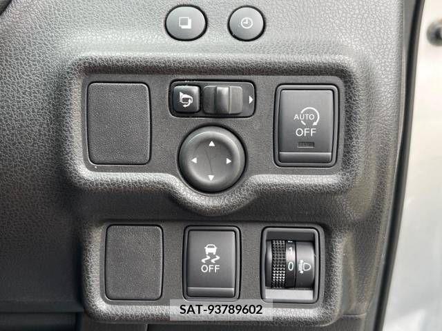 Nissan NOTE 2013-12 385643-6