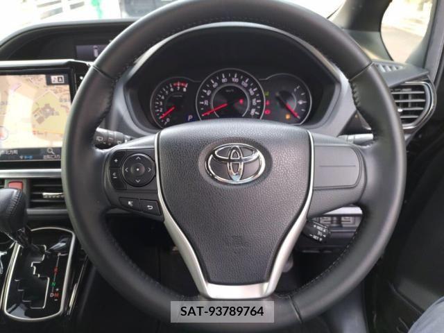 Toyota VOXY 2017-07 352587-15