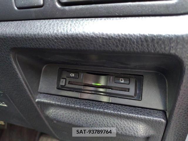 Toyota VOXY 2017-07 352587-14