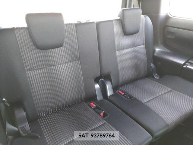 Toyota VOXY 2017-07 352587-23