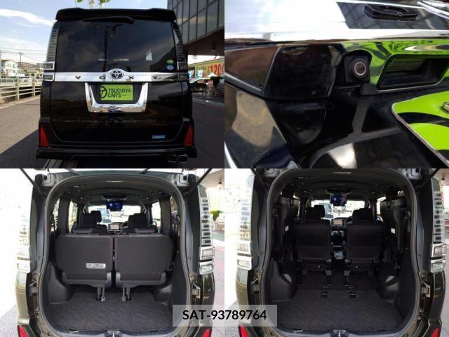 Toyota VOXY 2017-07 352587-7