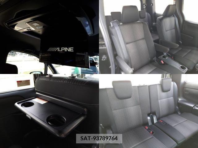 Toyota VOXY 2017-07 352587-6