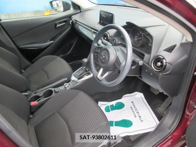 Mazda DEMIO 2017-02 386468-1