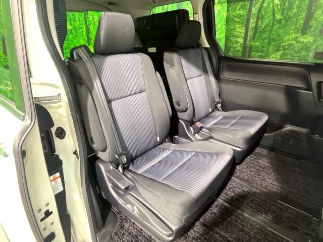 Toyota VOXY 2015-02 21316-9