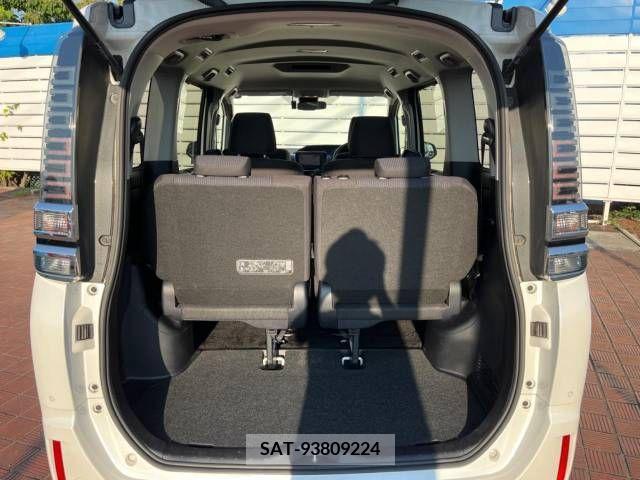 Toyota VOXY 2019-09 321657-11