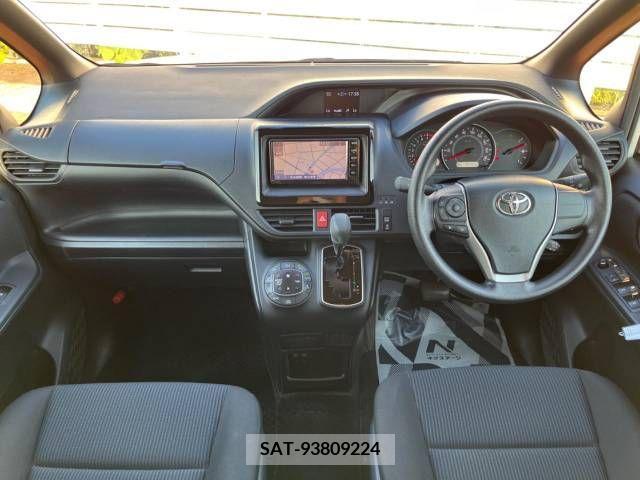 Toyota VOXY 2019-09 321657-1
