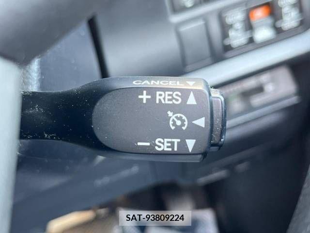 Toyota VOXY 2019-09 321657-6