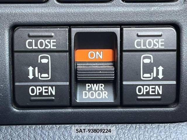Toyota VOXY 2019-09 321657-4
