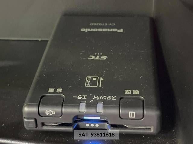 Nissan NOTE 2018-04 365439-6