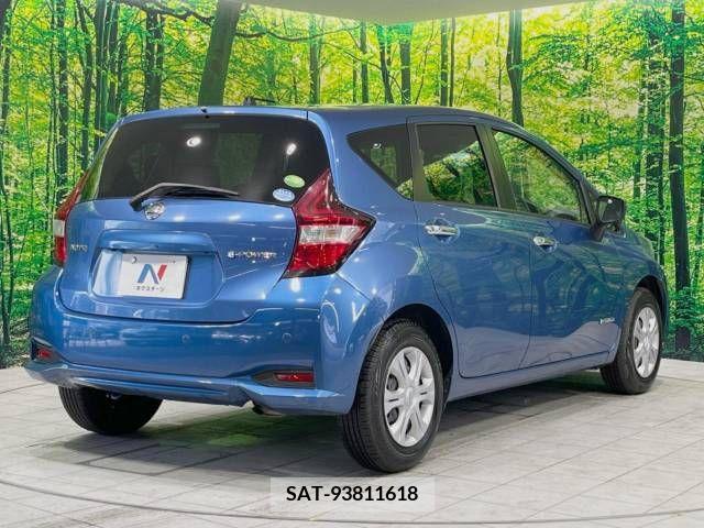Nissan NOTE 2018-04 365439-17