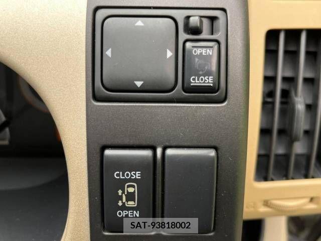 Nissan SERENA 2005-08 393895-5