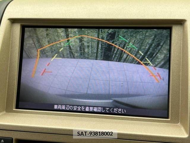 Nissan SERENA 2005-08 393895-3