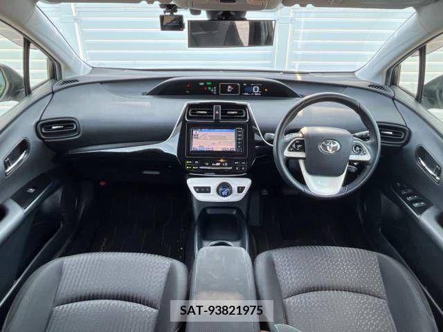 Toyota PRIUS 2017-05 393419-1