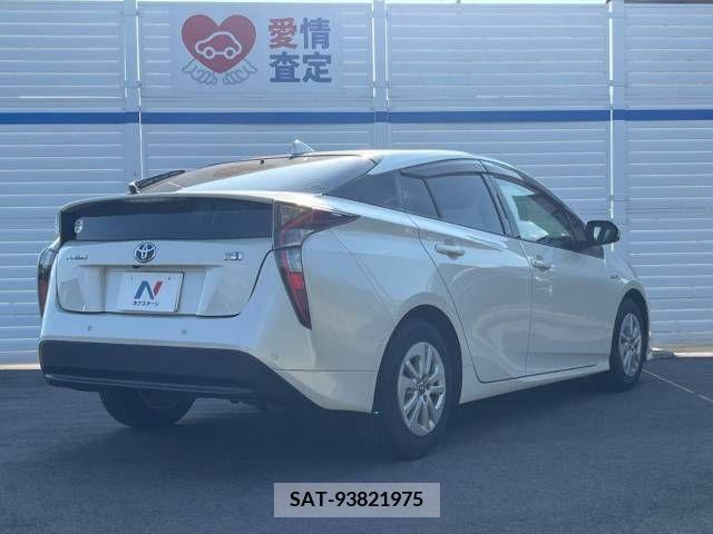 Toyota PRIUS 2017-05 393419-17