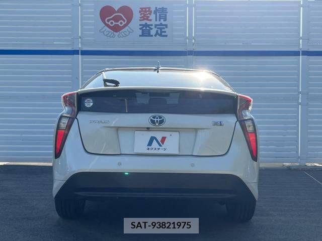 Toyota PRIUS 2017-05 393419-15