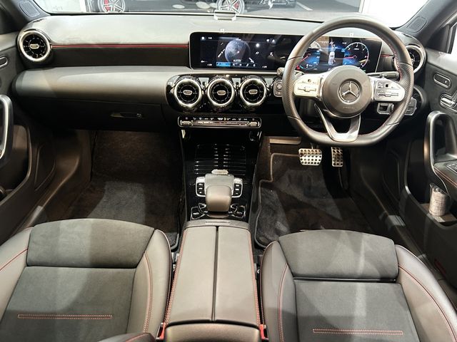 Mercedes Benz A-CLASS 2019-05 7282-5