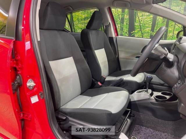 Toyota AQUA 2013-03 260586-11