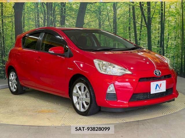 Toyota AQUA 2013-03 260586-16