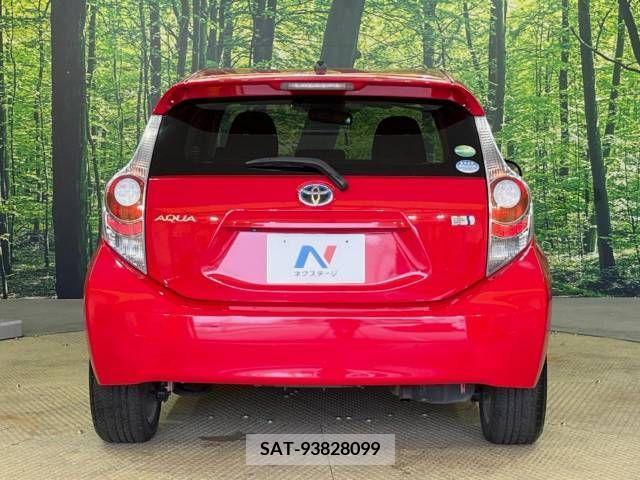 Toyota AQUA 2013-03 260586-15