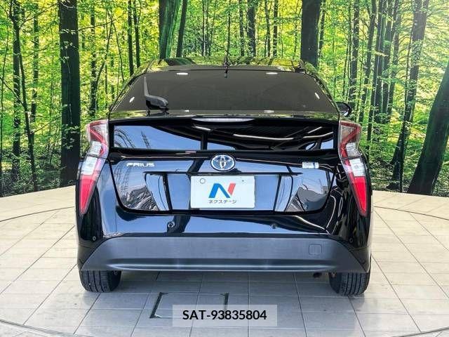 Toyota PRIUS 2017-05 341793-15