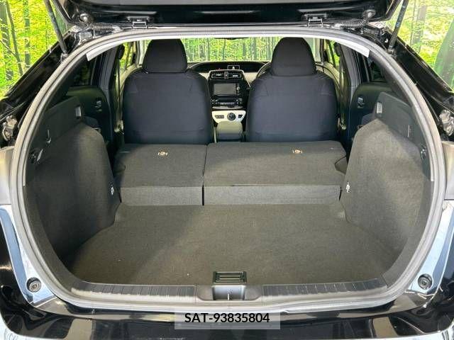 Toyota PRIUS 2017-05 341793-10