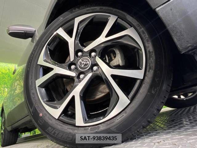 Toyota C-HR 2017-05 223337-12