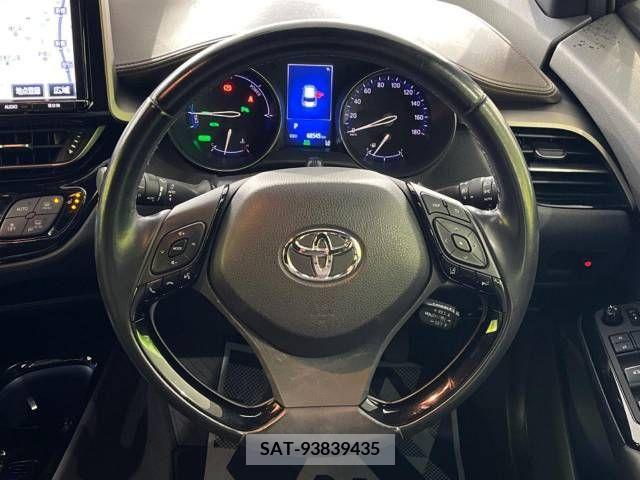 Toyota C-HR 2017-05 223337-11