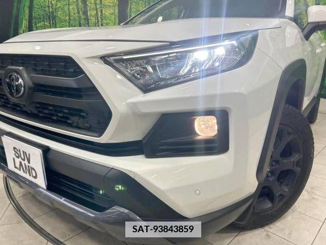 Toyota RAV4 2021-08 379568-10