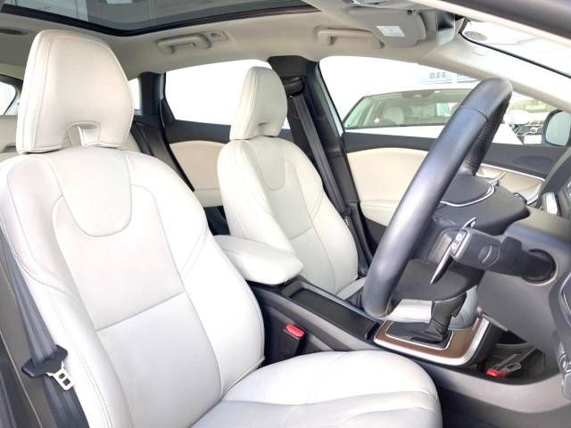Volvo V40 2020-03 188002-11