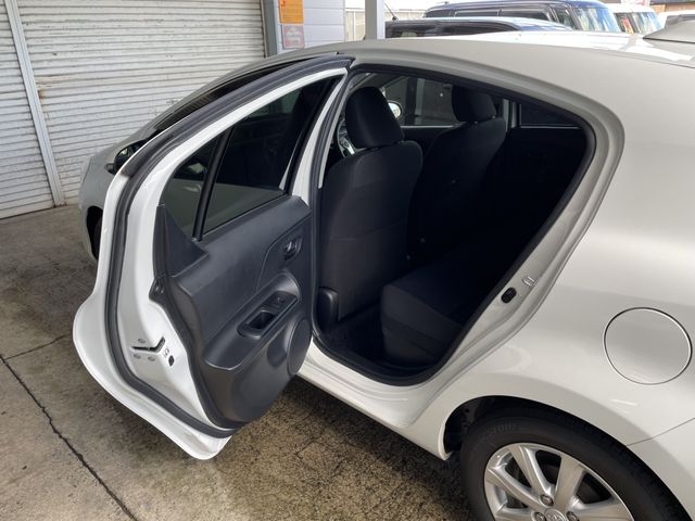 Toyota AQUA 2017-06 8510-25